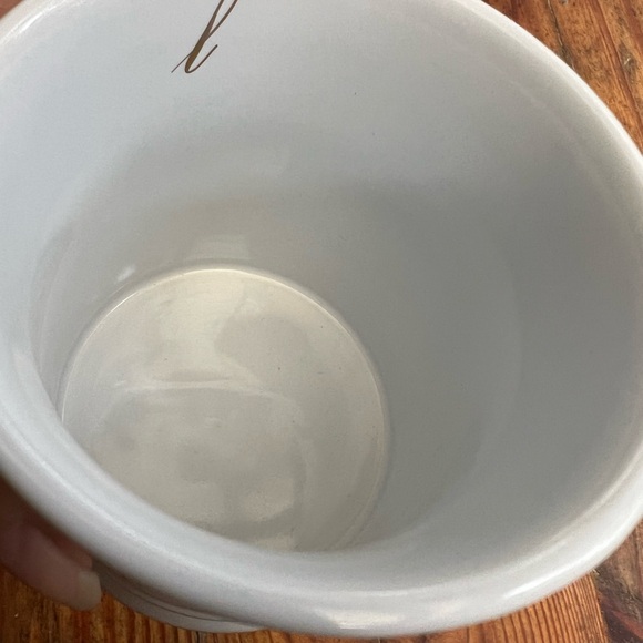 PIER 1 IMPORTS Initial Monogram L White with Gold Metallic Confetti Detail Mug - Picture 4 of 8